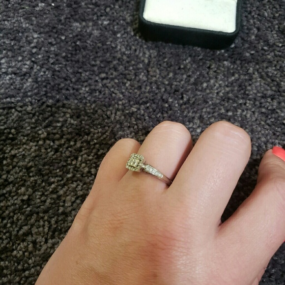 Diamond ring - Picture 2 of 5